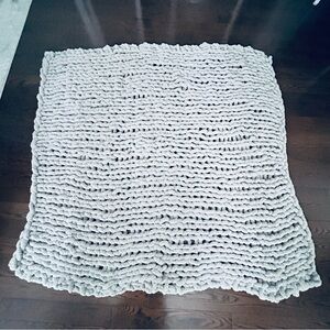 Luxurious Soft Gray Chunky Knit Throw Blanket